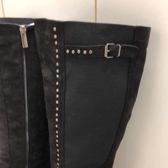 Woman’s suede boots 2 1/2 inch heel - Picture 2 of 13